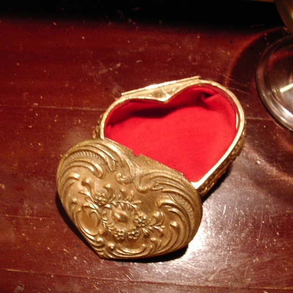 LOT OF IMPERFECTLY PERFECT VINTAGE PIECES 4 TOTAL - Picture 5 of 5